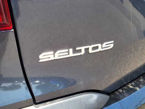 Used 2024 Kia Seltos EX AWD/4WD image 12