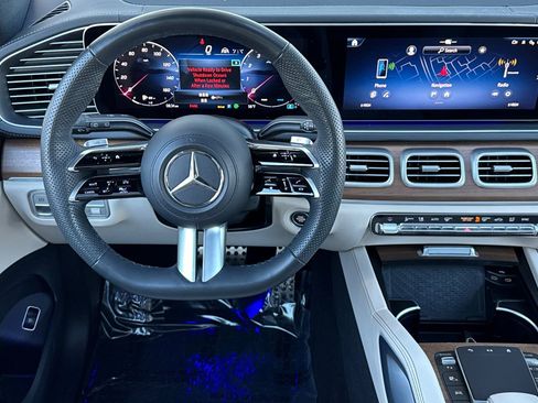 Used 2024 Mercedes-Benz GLS 450 4MATIC image 28