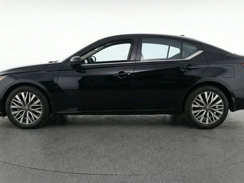 Used 2025 Nissan Altima 2.5 SV image 5
