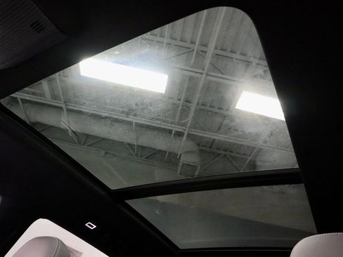 Used 2025 Volkswagen Atlas Cross Sport SEL R-Line image 32