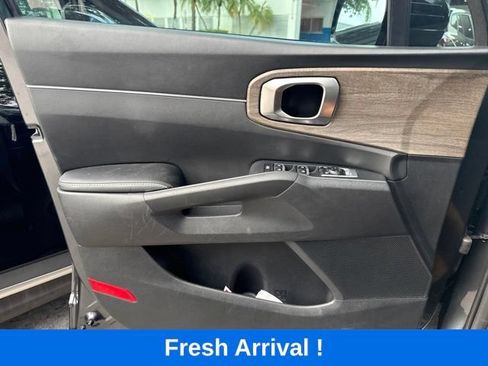 Used 2023 Kia Sorento EX w/ Panoramic Sunroof Package FWD image 14