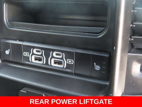 Used 2024 RAM 1500 Laramie AWD/4WD image 30