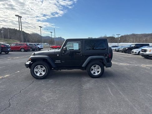 Used 2013 Jeep Wrangler Sport image 5