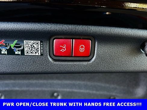 Certified 2025 Mercedes-Benz C 300 Sedan image 7