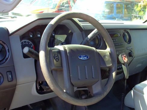 Used 2012 Ford F250 XL w/ XL Decor Pkg AWD/4WD image 10