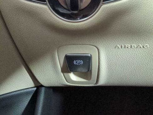 Used 2018 Mercedes-Benz E 300 image 29