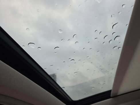 New 2026 Volkswagen Tiguan SE image 12