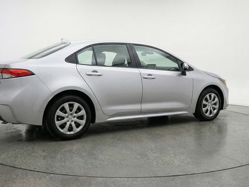 Used 2025 Toyota Corolla LE FWD image 7