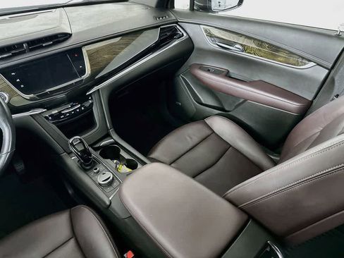 Used 2020 Cadillac XT6 Premium Luxury FWD image 11