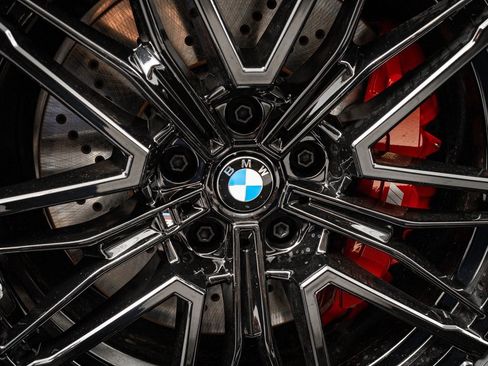 New 2026 BMW M5 w/ Executive Package image 8