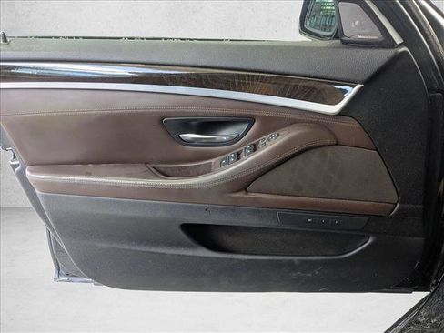 Used 2016 BMW 550i Sedan w/ M Sport RWD image 14