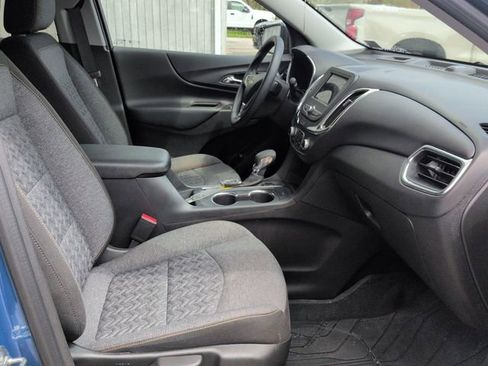 Used 2024 Chevrolet Equinox LT w/ LPO, Floor Liner Package FWD image 30