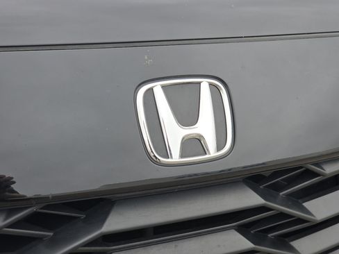 Certified 2025 Honda HR-V Sport image 4