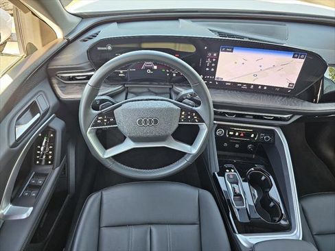 Certified 2025 Audi Q5 Premium w/ Convenience Package AWD/4WD image 5