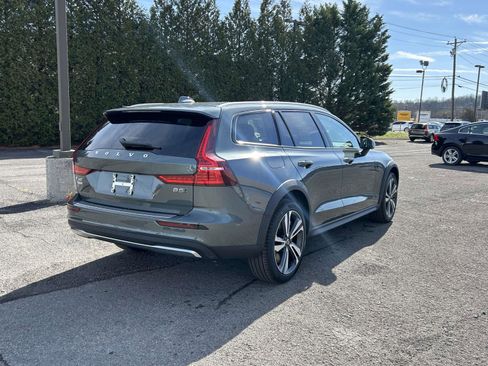 New 2026 Volvo V60 B5 Cross Country Plus w/ Climate Package AWD/4WD image 3