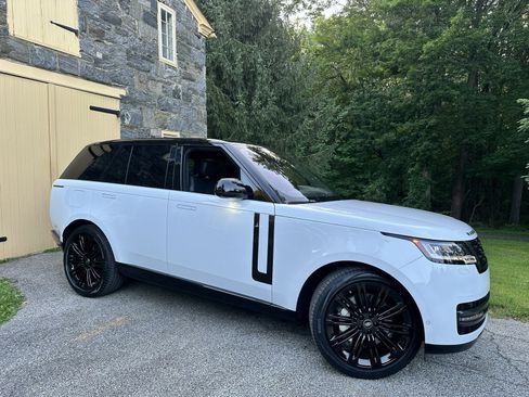 Used 2023 Land Rover Range Rover SE AWD/4WD image 1