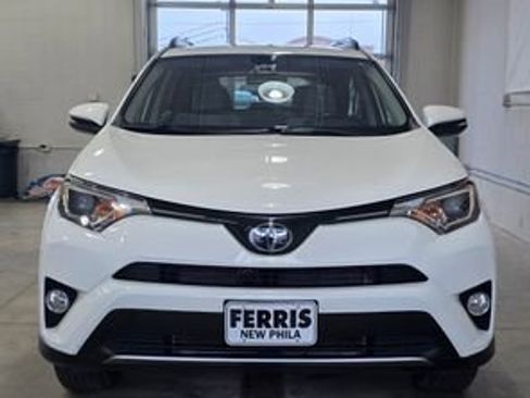 Used 2018 Toyota RAV4 XLE image 10