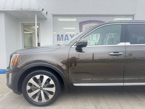 Used 2020 Kia Telluride S w/ S 8 Passenger Seating Package image 18
