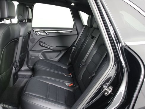 Certified 2025 Porsche Macan S image 33