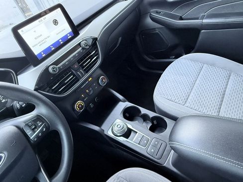 Used 2021 Ford Escape SE image 20