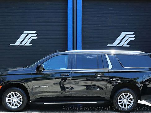 Used 2022 Chevrolet Suburban LT AWD/4WD image 2