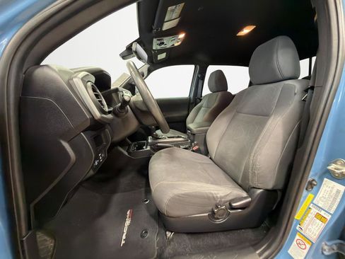 Used 2019 Toyota Tacoma TRD Off-Road AWD/4WD image 11