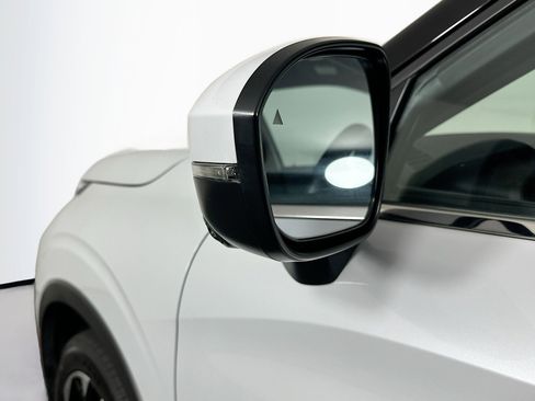 Used 2024 Mitsubishi Outlander SE image 16