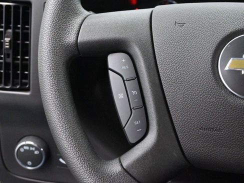 Used 2025 Chevrolet Express 3500 LT w/ LT Preferred Equipment Group image 15