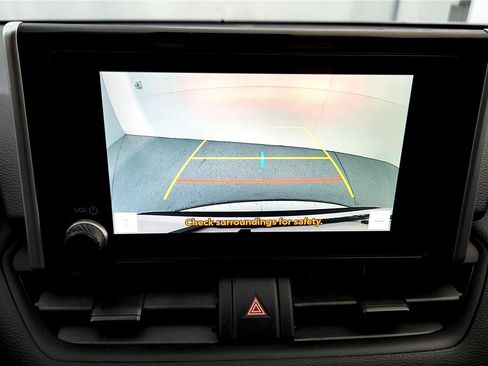 Certified 2025 Toyota RAV4 LE image 31