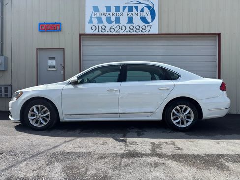 Used 2017 Volkswagen Passat 1.8T S image 14
