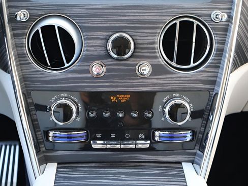 New 2026 Rolls-Royce Cullinan image 23