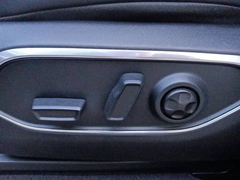 Used 2022 Jeep Wagoneer Series III w/ Premium Group I image 16