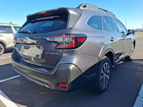 Certified 2025 Subaru Outback Premium AWD/4WD image 7