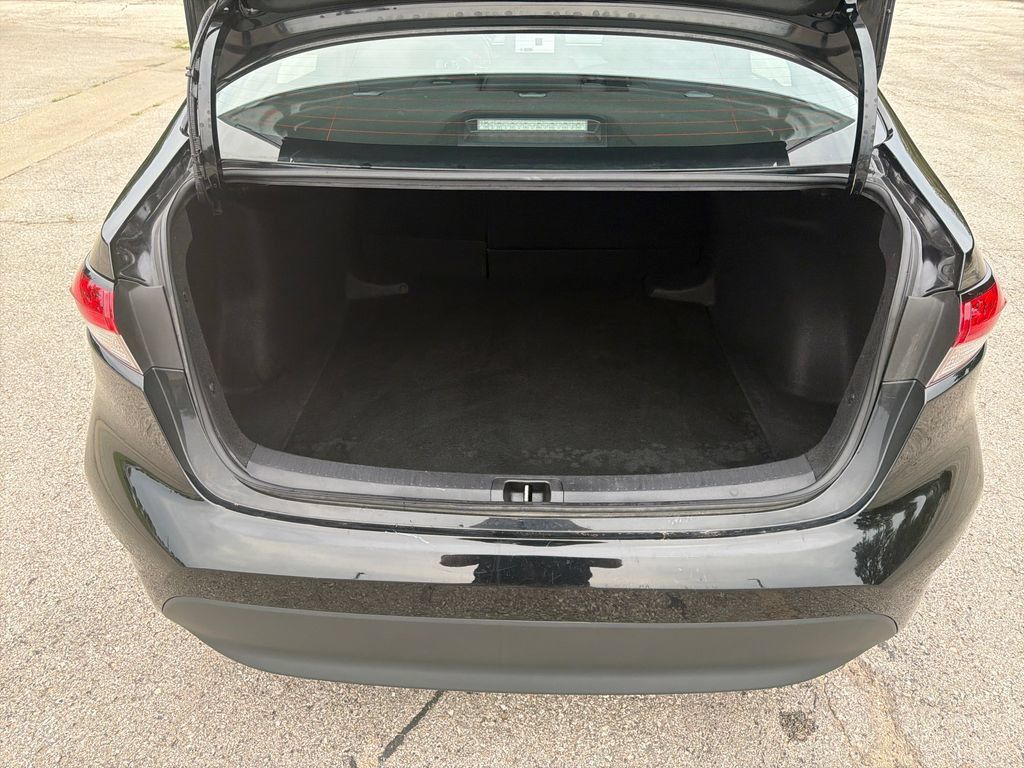 Used 2025 Toyota Corolla LE FWD image 21