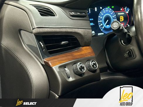Used 2017 Cadillac Escalade Luxury AWD/4WD image 13