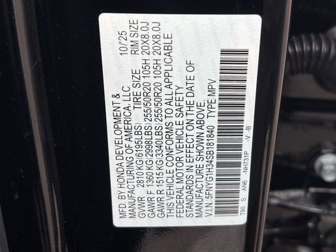 New 2025 Honda Pilot Sport image 18