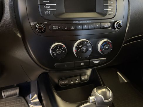 Used 2014 Kia Soul FWD image 18