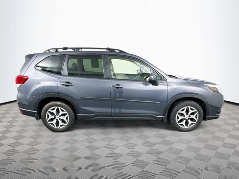 Used 2024 Subaru Forester Premium image 4