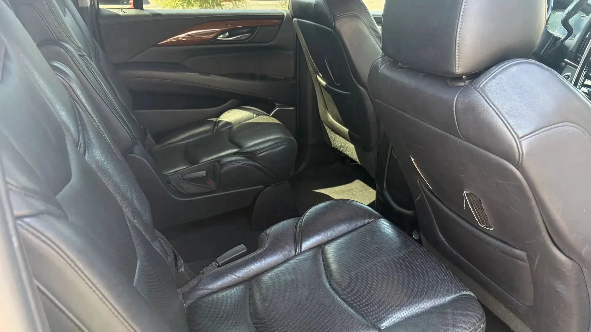 Used 2018 Cadillac Escalade ESV Luxury AWD/4WD image 14