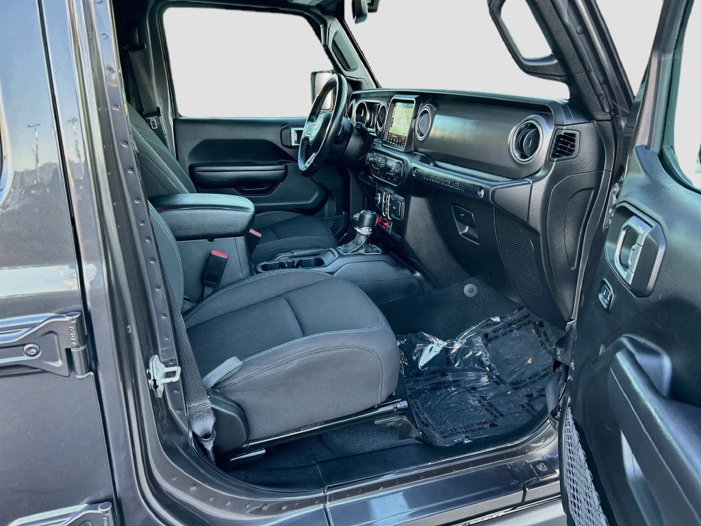 Used 2022 Jeep Wrangler Unlimited Rubicon 4xe AWD/4WD image 27
