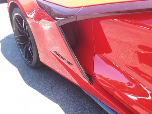 Used 2025 Chevrolet Corvette Z06 w/ Stealth Interior Trim Package RWD image 10