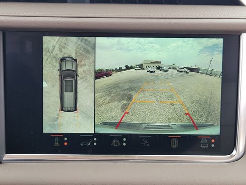 Used 2024 GMC Yukon XL Denali w/ Advanced Technology Package RWD image 18