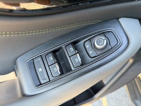 Used 2025 Subaru Outback Onyx Edition AWD/4WD image 18