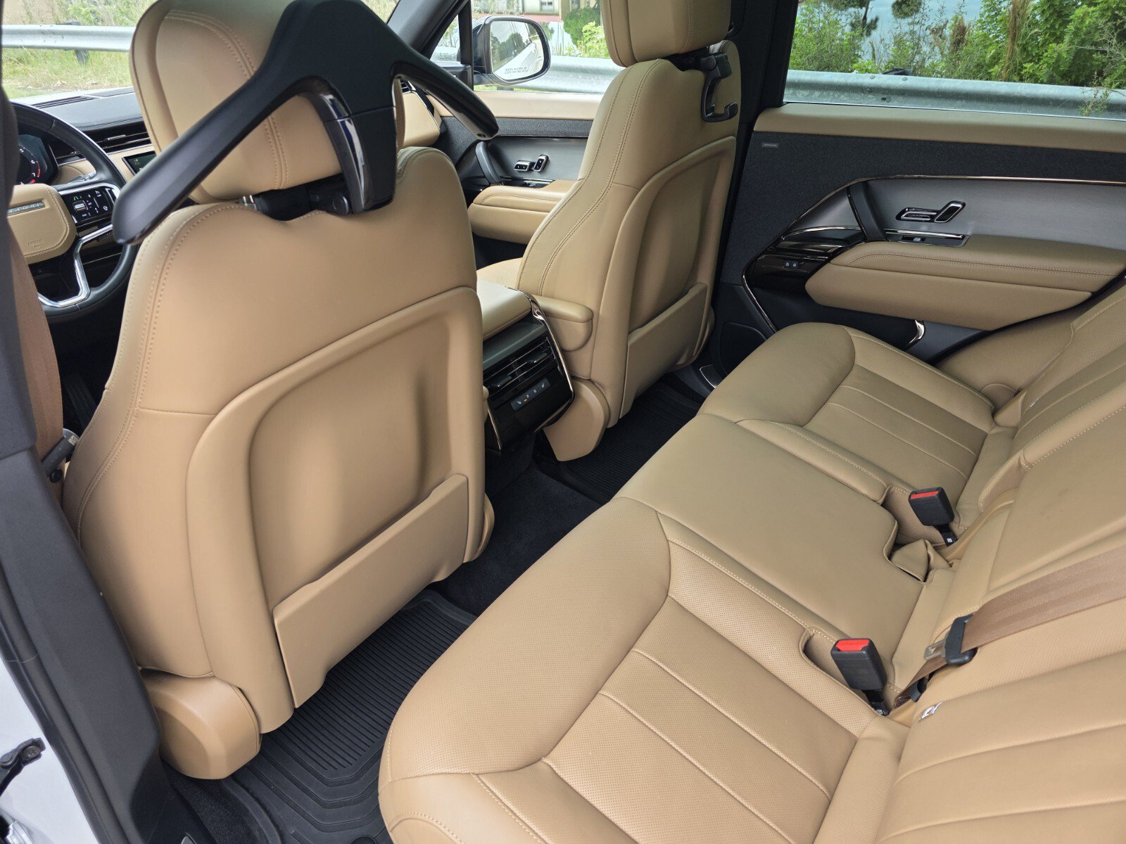 Certified 2024 Land Rover Range Rover Sport SE AWD/4WD image 15
