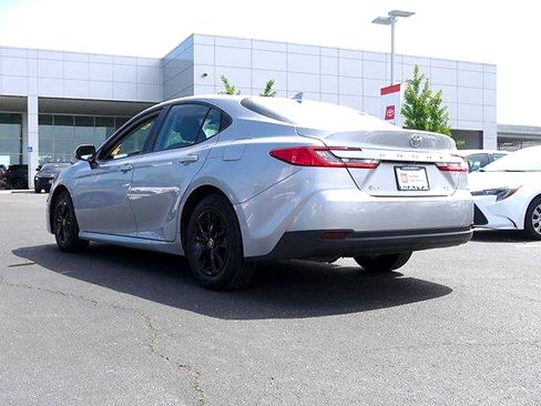 Certified 2025 Toyota Camry LE FWD image 5