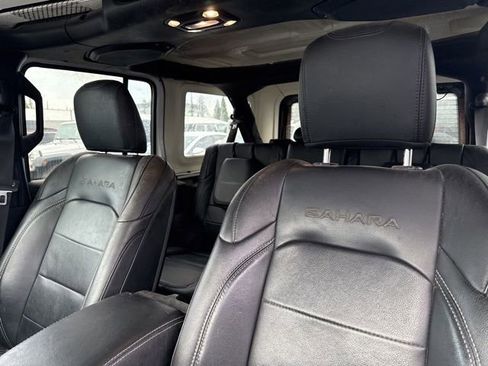 Used 2022 Jeep Wrangler Unlimited Sahara w/ Cold Weather Group image 15