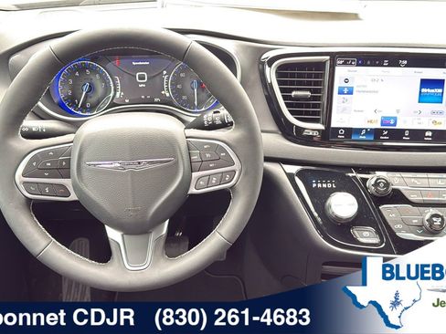 New 2026 Chrysler Voyager LX FWD image 19