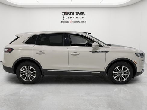 Used 2023 Lincoln Nautilus Reserve w/ Class II Trailer Tow Package FWD image 6