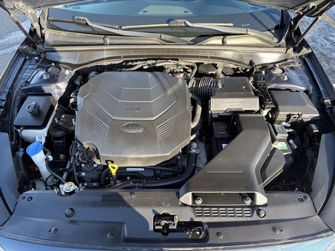 Used 2018 Kia Cadenza Technology image 9