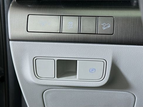 Used 2025 Hyundai Kona SEL image 17